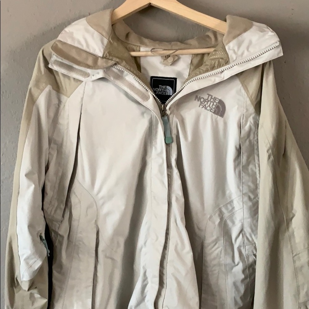 North face unisex hyvent jacket. With air vents